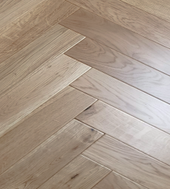 Herringbone Natural oak lacquered 15mm thick Engineered wood flooring