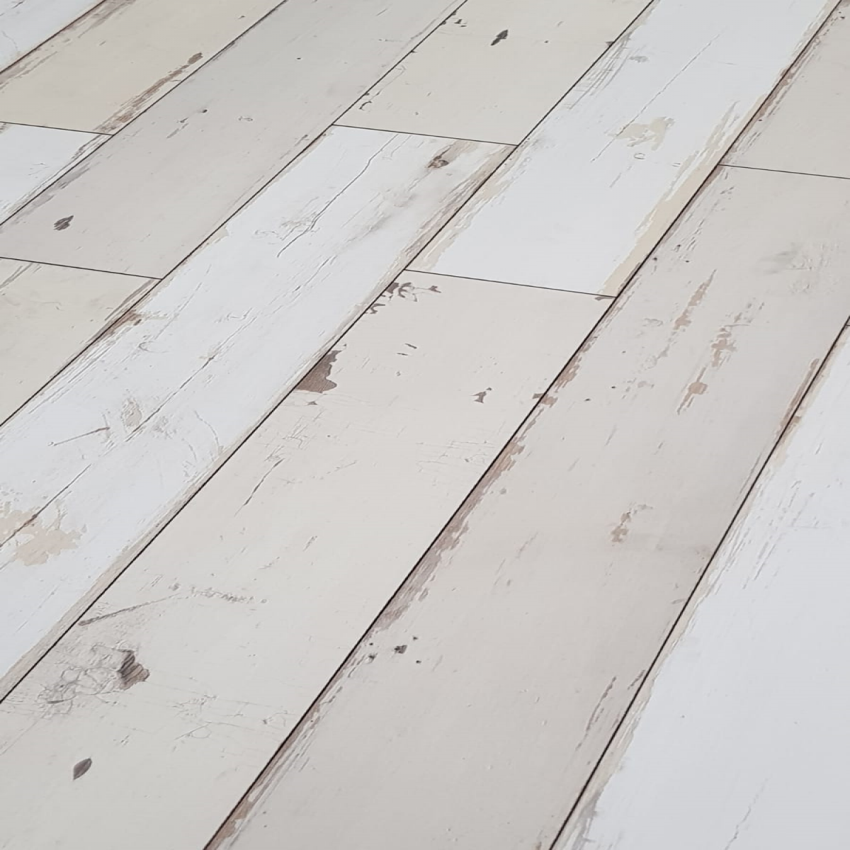 Oak Brave White Laminate Flooring, Distressed White Laminate Flooring Uk
