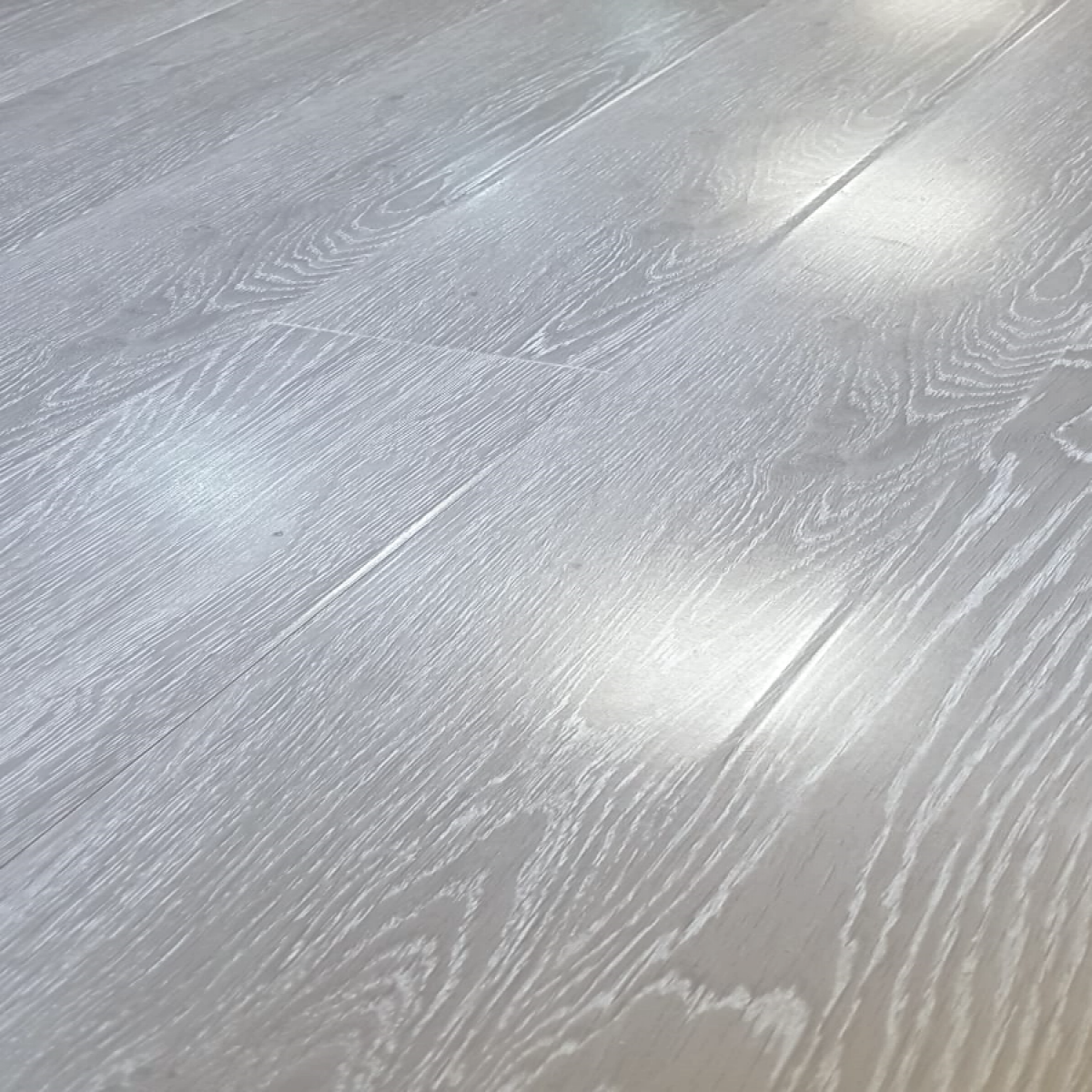 High Gloss Laminate Flooring | Floors Direct