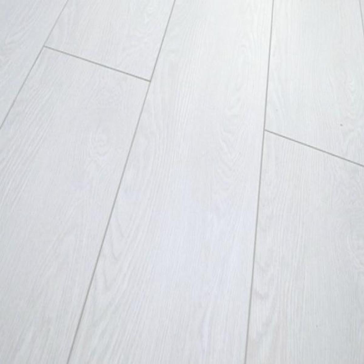 White Laminate Flooring Vintage Pure, Vintage White Laminate Flooring